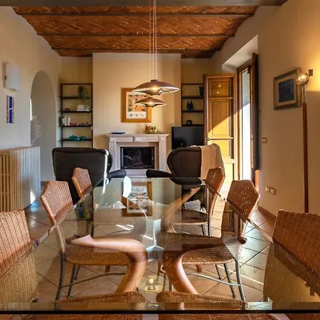 Elegant Near Lucca Villa Pescia