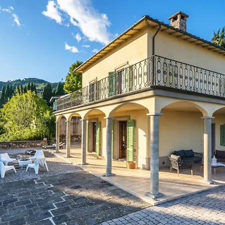 Elegant Near Lucca Villa