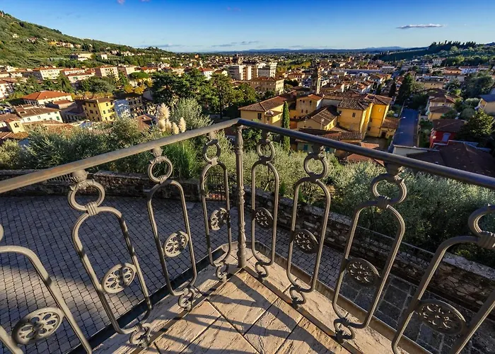 Villa Elegant Near Lucca