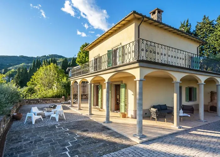 Elegant Near Lucca Villa